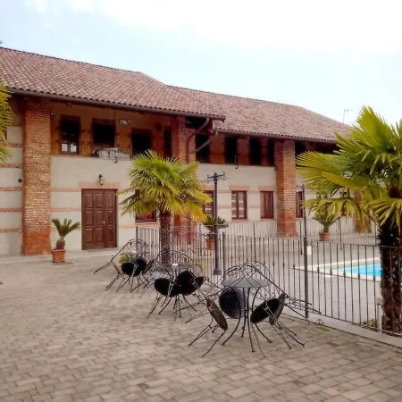 Agriturismo I Tre Camini * 레이니