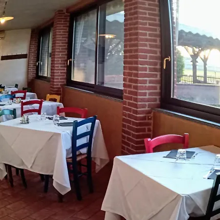 Agriturismo I Tre Camini فندق مبيت وإفطار *