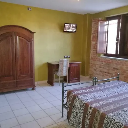 Agriturismo I Tre Camini B&B 레이니