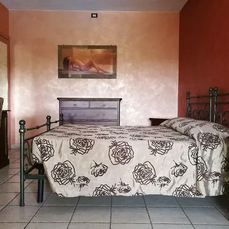 Agriturismo I Tre Camini فندق مبيت وإفطار *