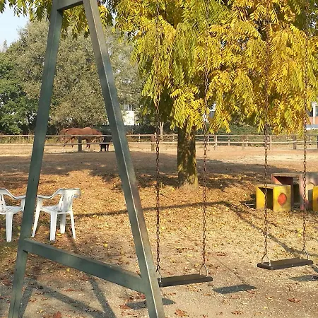 Agriturismo I Tre Camini 레이니